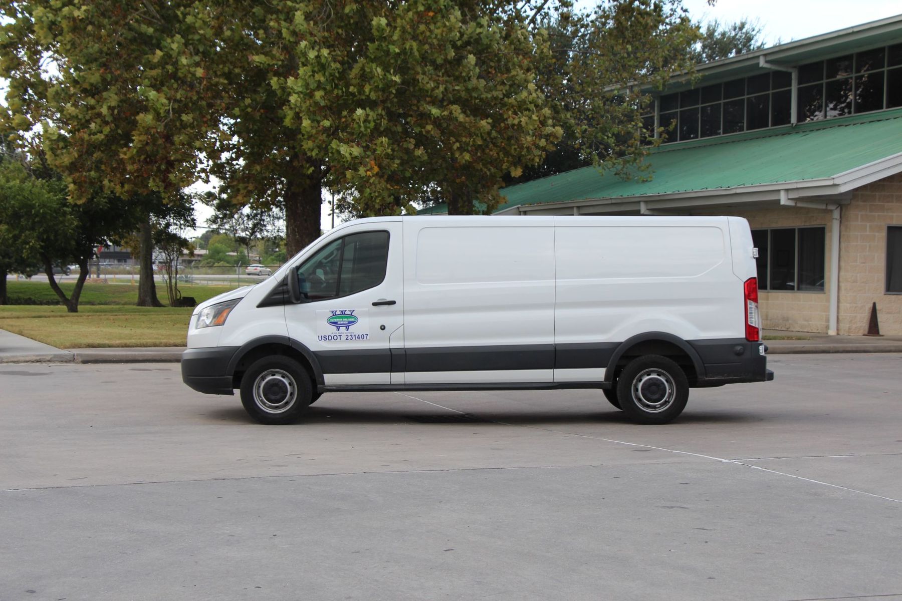 Superior Delivery cargo van for same-day delivery